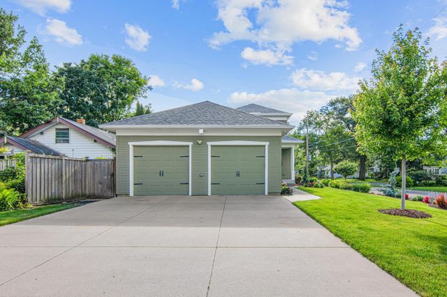 4930 Morehead Avenue, White Bear Lake, MN 55110
