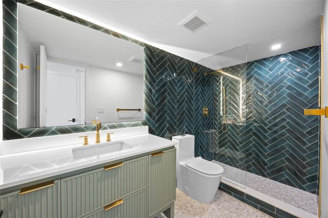 4800 Bayview Drive 901, Fort Lauderdale, FL 33308