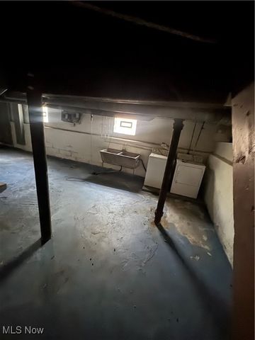 3660 E 76th Street Down, Cleveland, OH 44105