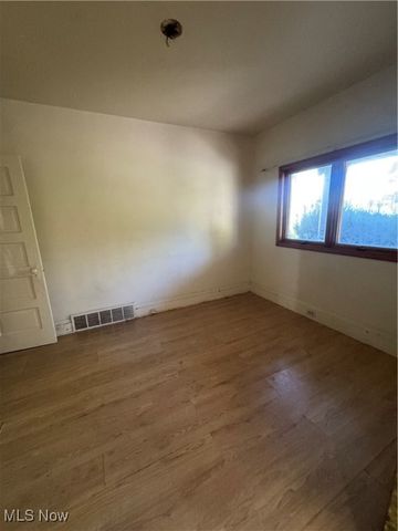 3660 E 76th Street Down, Cleveland, OH 44105