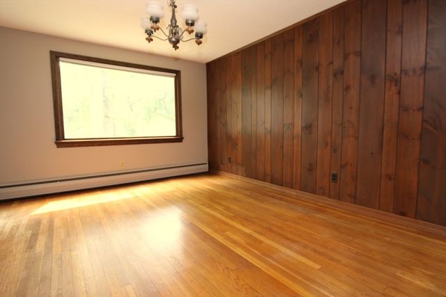 80 Pine Valley Dr, Dracut, MA 01826