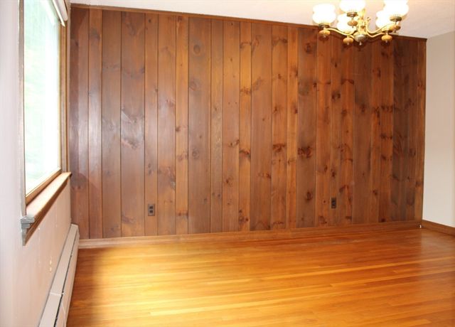 80 Pine Valley Dr, Dracut, MA 01826