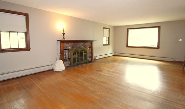 80 Pine Valley Dr, Dracut, MA 01826