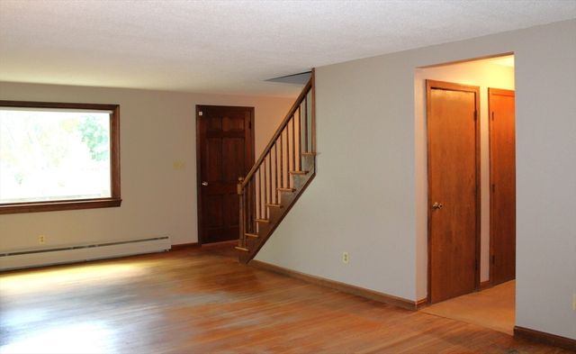 80 Pine Valley Dr, Dracut, MA 01826