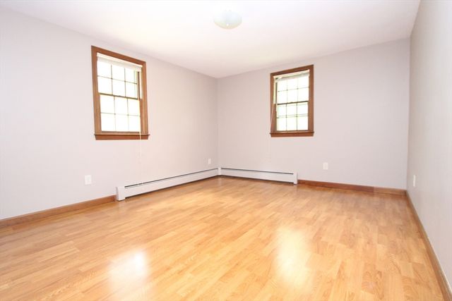 80 Pine Valley Dr, Dracut, MA 01826