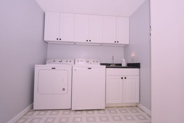 80 Pine Valley Dr, Dracut, MA 01826