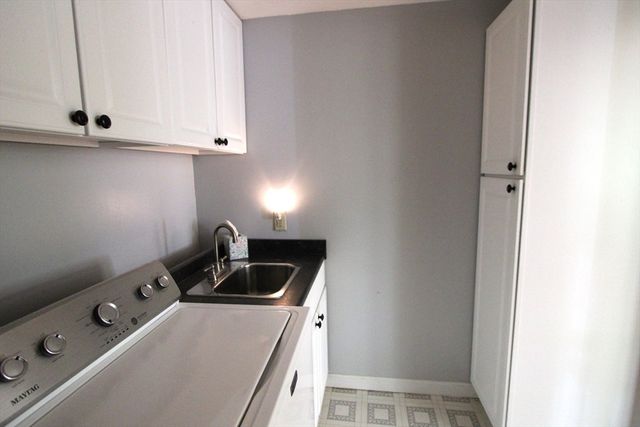 80 Pine Valley Dr, Dracut, MA 01826