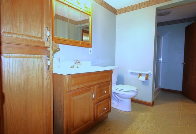 80 Pine Valley Dr, Dracut, MA 01826
