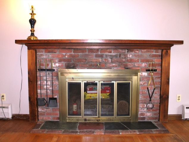 80 Pine Valley Dr, Dracut, MA 01826