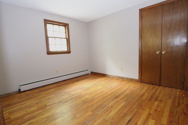 80 Pine Valley Dr, Dracut, MA 01826