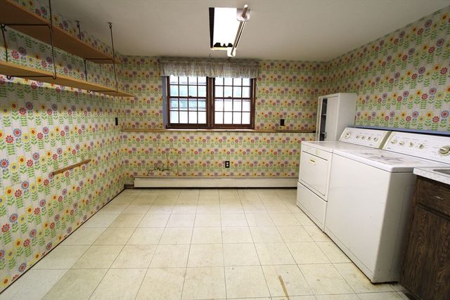 80 Pine Valley Dr, Dracut, MA 01826