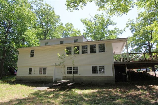 80 Pine Valley Dr, Dracut, MA 01826