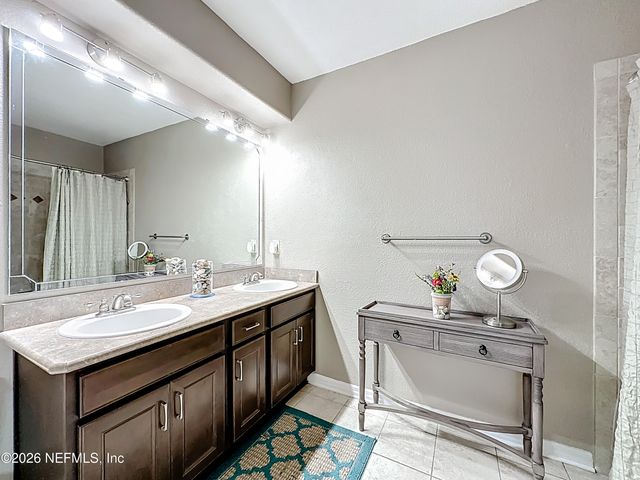 1800 THE GREENS Way 1801, Jacksonville Beach, FL 32250