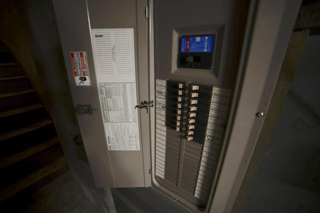 2134 N 28th STREET, Milwaukee, WI 53208