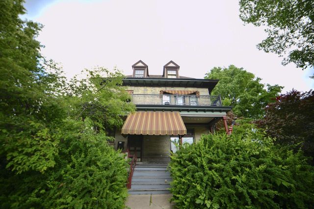 2134 N 28th STREET, Milwaukee, WI 53208