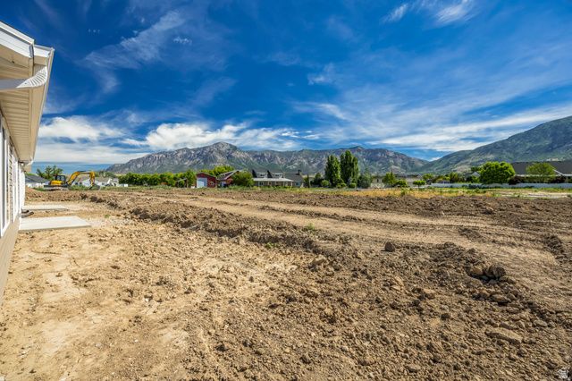 1058 N SUMMIT VIEW DR, Harrisville, UT 84404