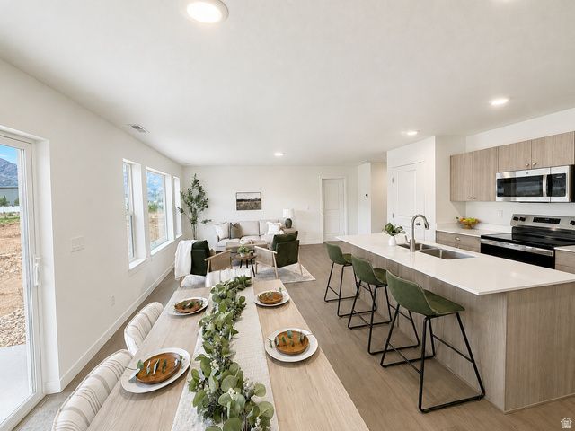1058 N SUMMIT VIEW DR, Harrisville, UT 84404