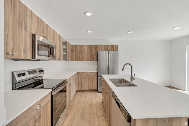 1058 N SUMMIT VIEW DR, Harrisville, UT 84404