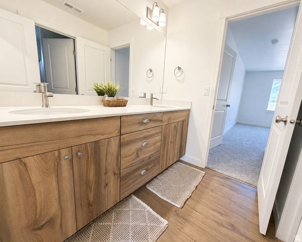 1058 N SUMMIT VIEW DR, Harrisville, UT 84404