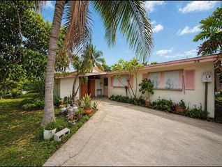 38 SE 8th Avenue, Deerfield Beach, FL 33441