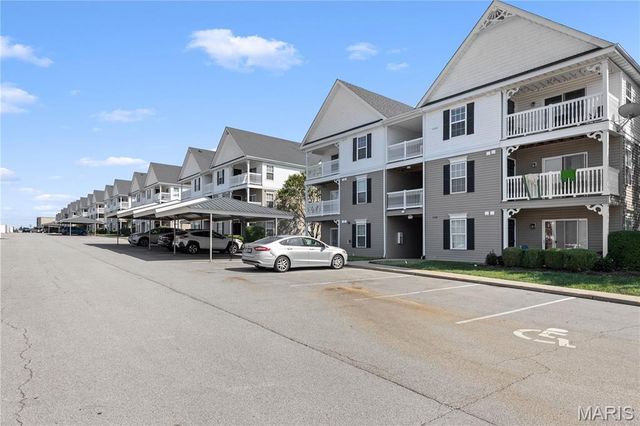 4300 Spring Creek Lane, O'fallon, MO 63368