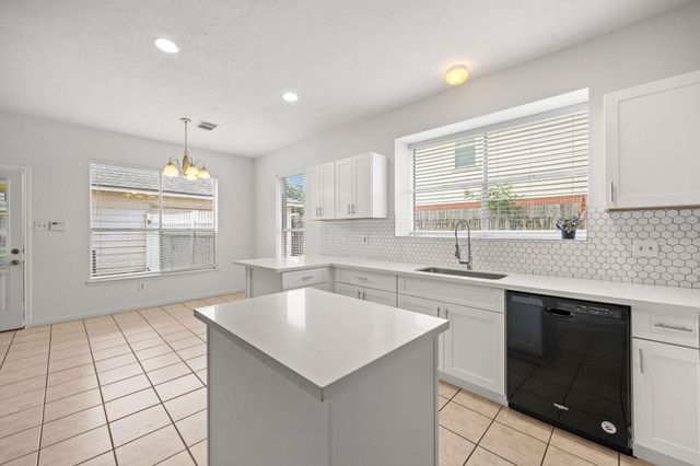 211 Aberdeen Street, Stafford, TX 77477