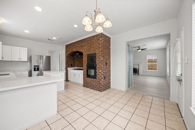 211 Aberdeen Street, Stafford, TX 77477