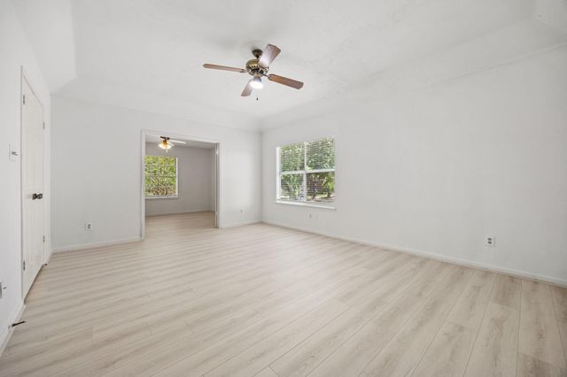 211 Aberdeen Street, Stafford, TX 77477