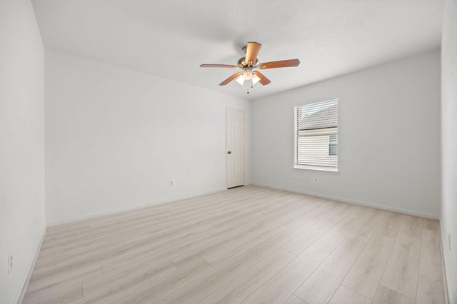 211 Aberdeen Street, Stafford, TX 77477