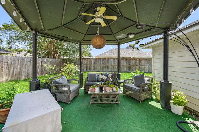 211 Aberdeen Street, Stafford, TX 77477
