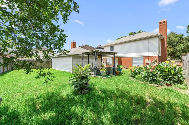 211 Aberdeen Street, Stafford, TX 77477