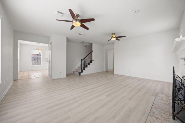 211 Aberdeen Street, Stafford, TX 77477