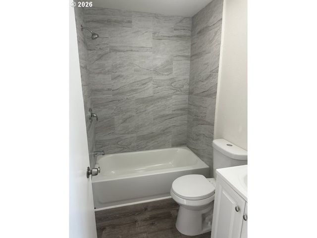 210 24TH Ave, Longview, WA 98632