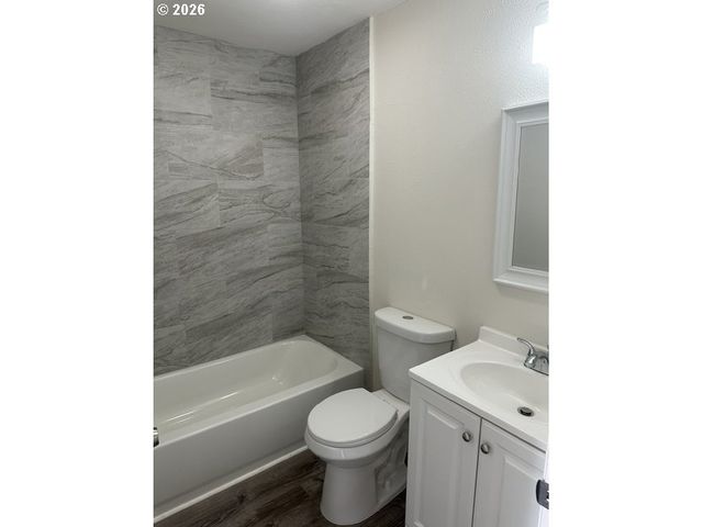 210 24TH Ave, Longview, WA 98632