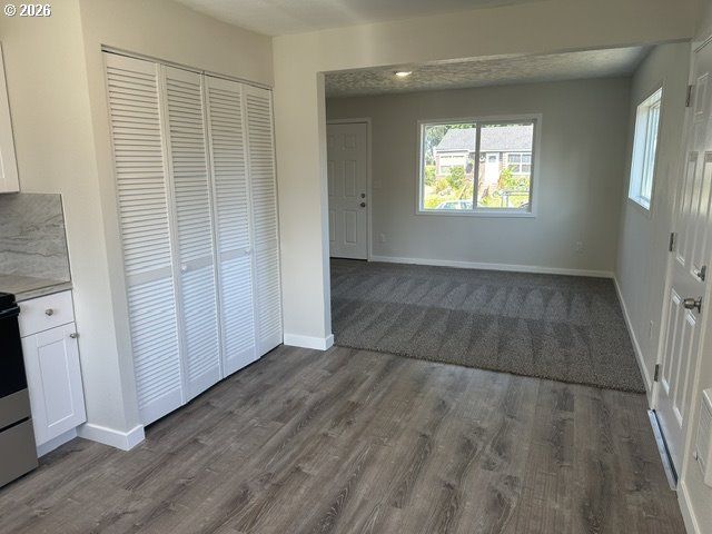 210 24TH Ave, Longview, WA 98632