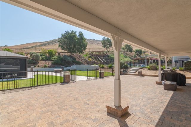 4714 Laurel Ridge, Jurupa Valley, CA 92509