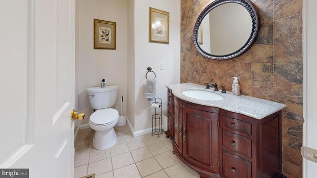 226 ARK RD, Mount Laurel, NJ 08054