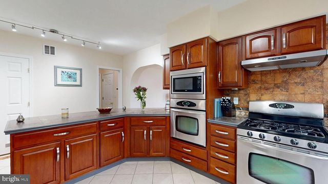 226 ARK RD, Mount Laurel, NJ 08054