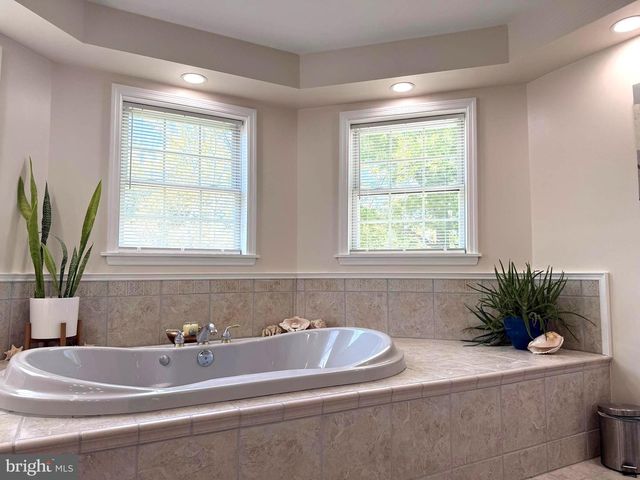 226 ARK RD, Mount Laurel, NJ 08054