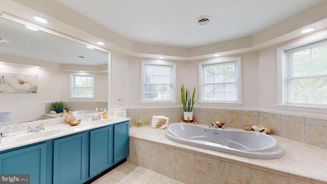 226 ARK RD, Mount Laurel, NJ 08054