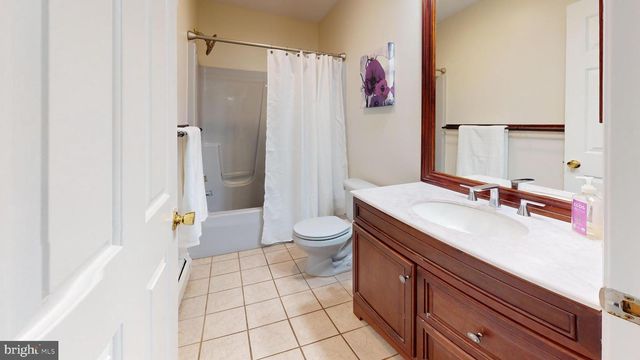 226 ARK RD, Mount Laurel, NJ 08054