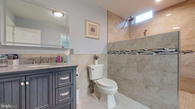 226 ARK RD, Mount Laurel, NJ 08054