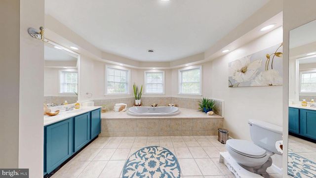 226 ARK RD, Mount Laurel, NJ 08054