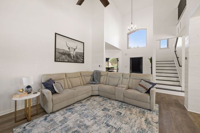 1907 Clearview Drive, Ennis, TX 75119