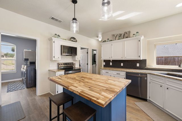 1907 Clearview Drive, Ennis, TX 75119