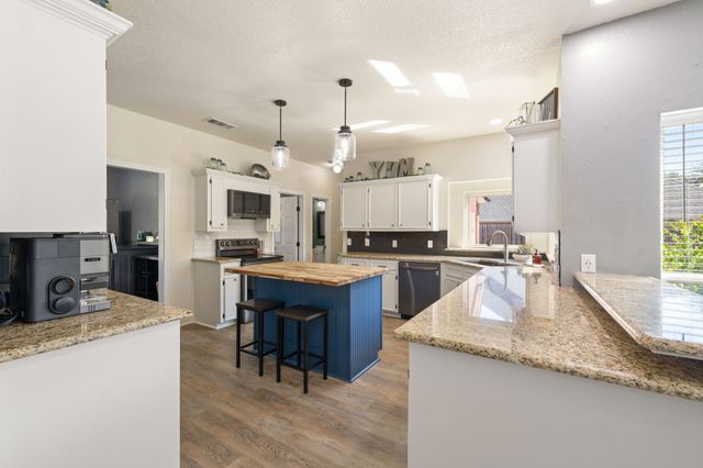 1907 Clearview Drive, Ennis, TX 75119