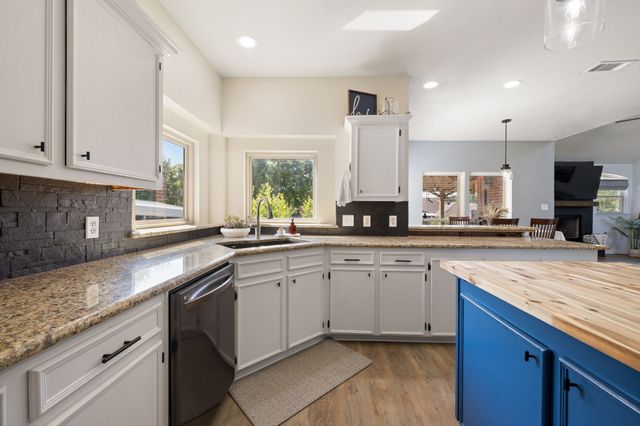 1907 Clearview Drive, Ennis, TX 75119
