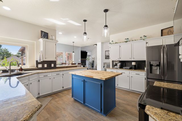 1907 Clearview Drive, Ennis, TX 75119