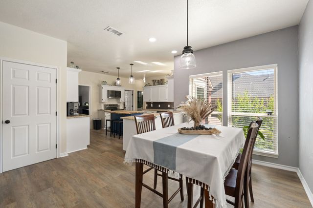 1907 Clearview Drive, Ennis, TX 75119