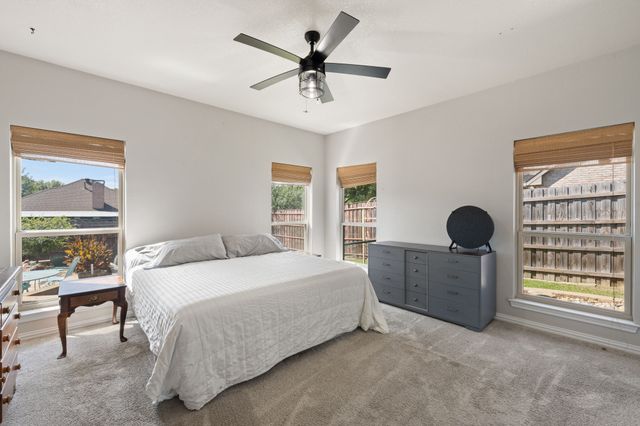 1907 Clearview Drive, Ennis, TX 75119